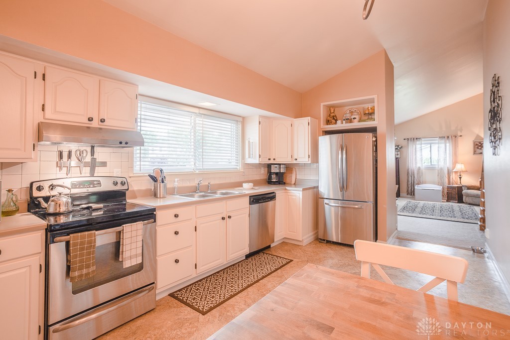 4017 Wagner Road Kettering, OH 45440 - Photo 12 of 29 Gallery Image 12