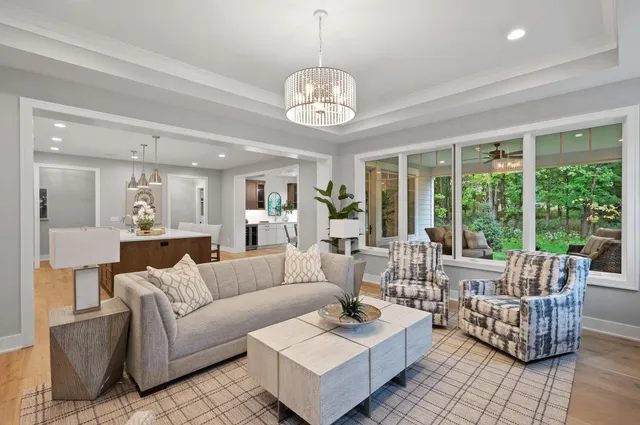 $1,336,900 | 25370 Park Lane, Excelsior, MN 55331