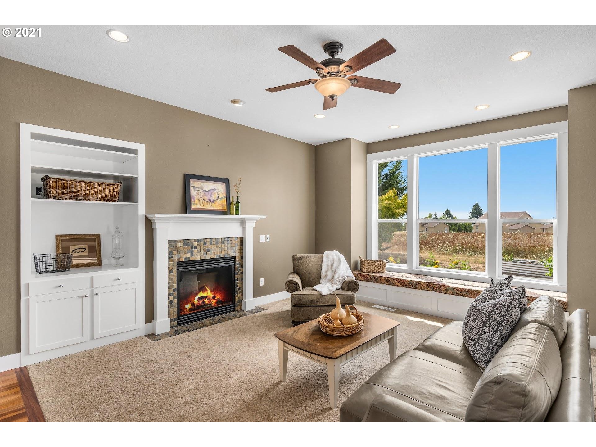 38191 Northwest Hahn Road Banks, OR 97106 - Photo 5 of 32 Family Room