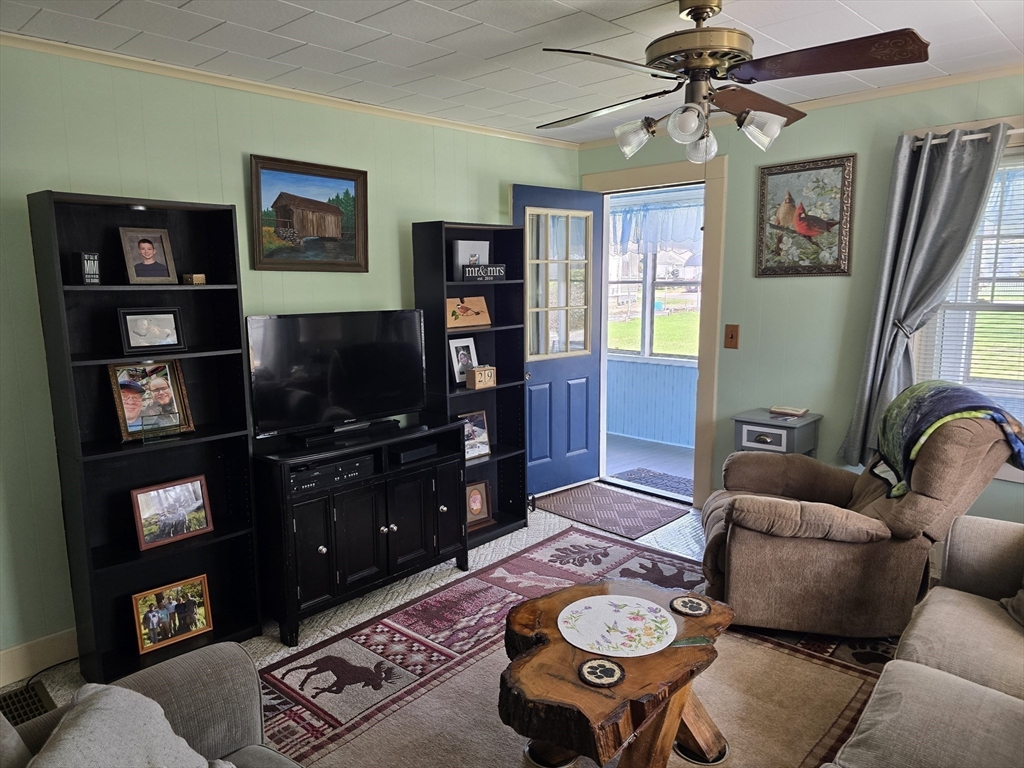 4 Chester Avenue Ware, MA 01082 - Photo 12 of 40 Gallery Image 12