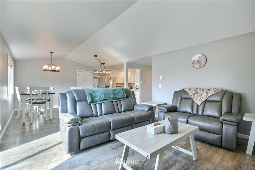 18441 Brandywine Court Southwest Rochester, WA 98579 - Photo 11 of 40 Gallery Image 11