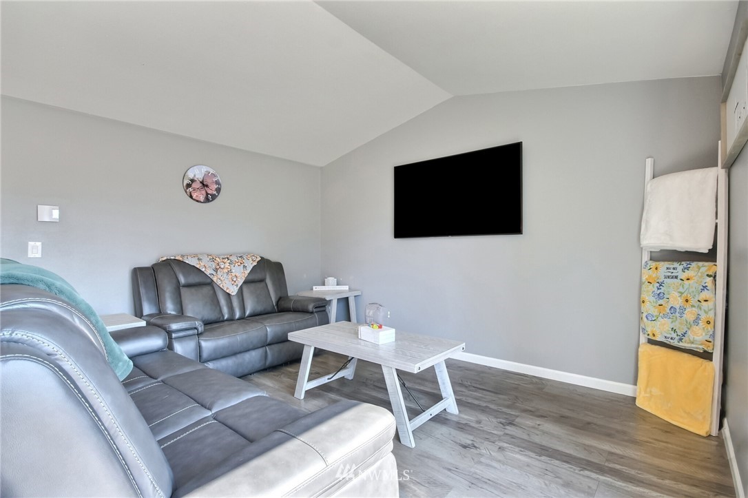 18441 Brandywine Court Southwest Rochester, WA 98579 - Photo 10 of 40 Gallery Image 10