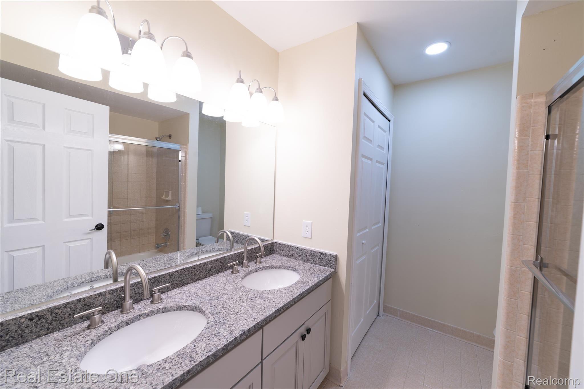 3337 Landview Drive Rochester, MI 48306 - Photo 48 of 64 Landview-54.jpg