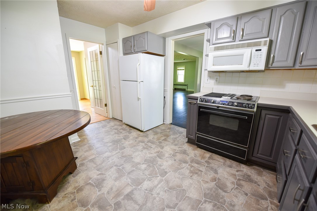 393 East Caston Road Akron, OH 44319 - Photo 15 of 29 Gallery Image 15