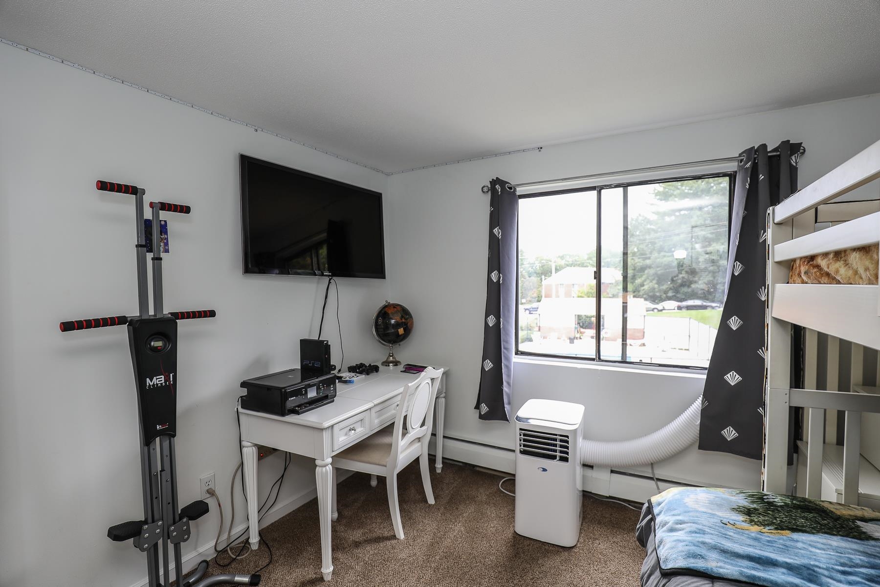 110 English Village Road, Unit 302 Manchester, NH 03102 - Photo 15 of 19 Gallery Image 15