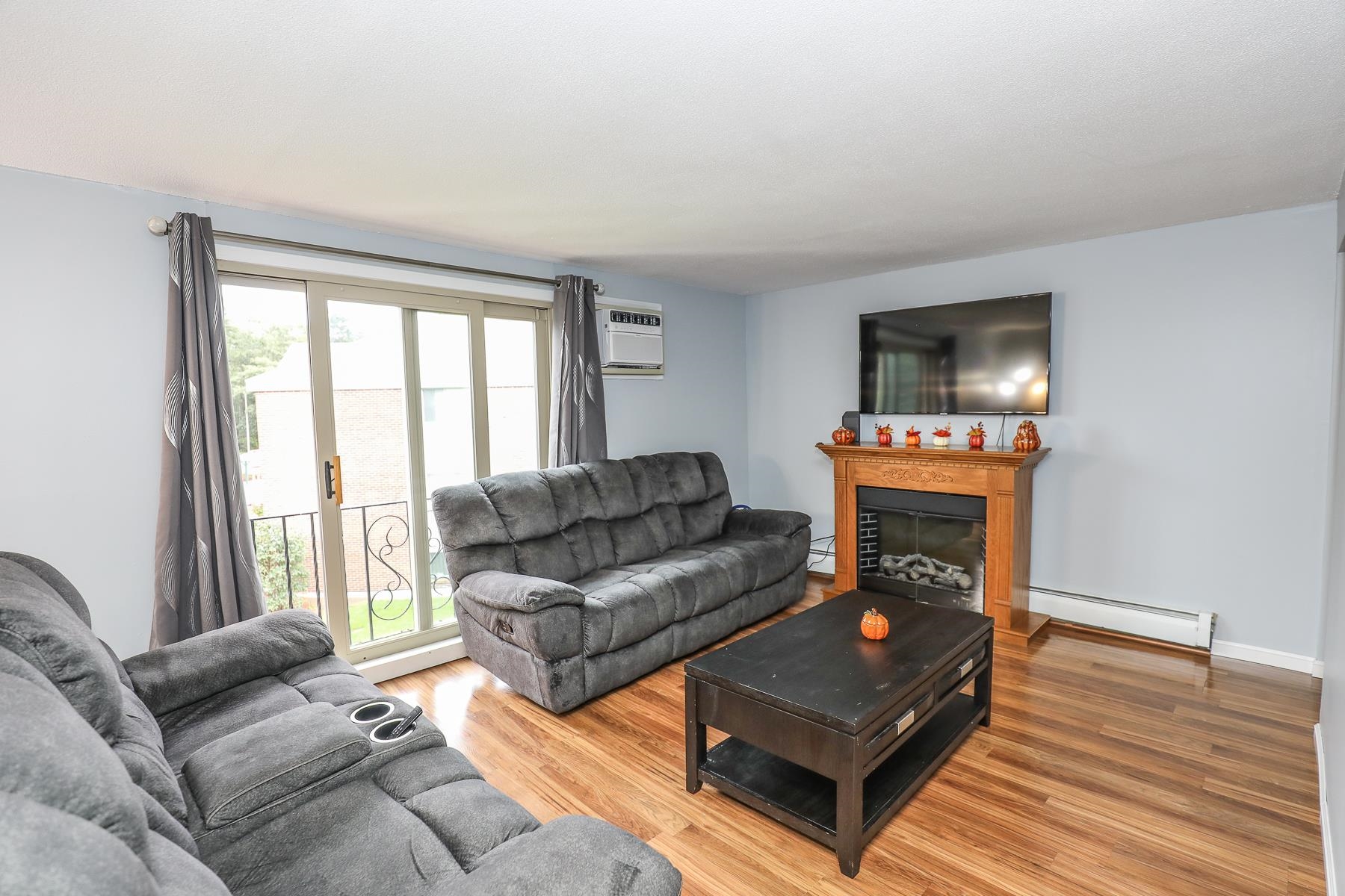 110 English Village Road, Unit 302 Manchester, NH 03102 - Photo 4 of 19 Gallery Image 4
