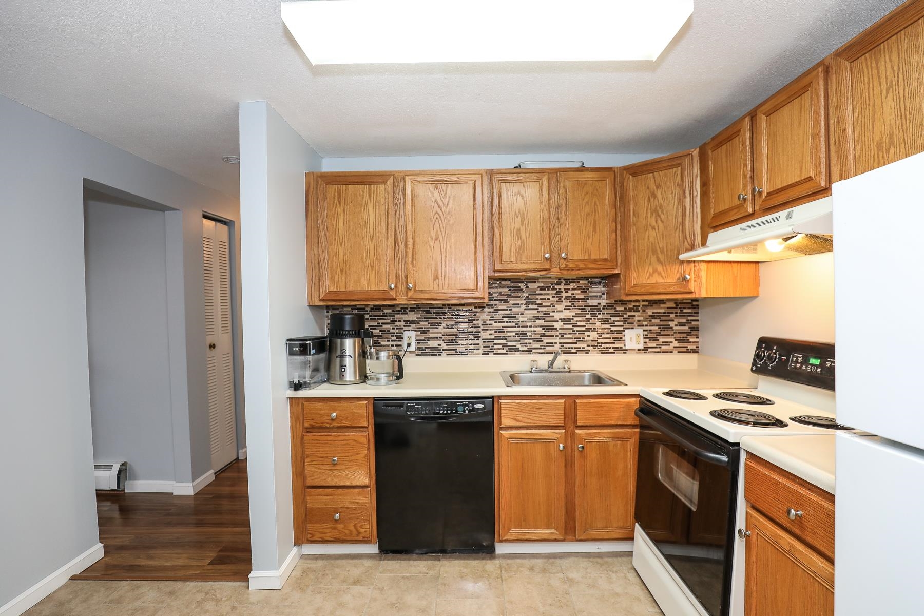 110 English Village Road, Unit 302 Manchester, NH 03102 - Photo 8 of 19 Gallery Image 8