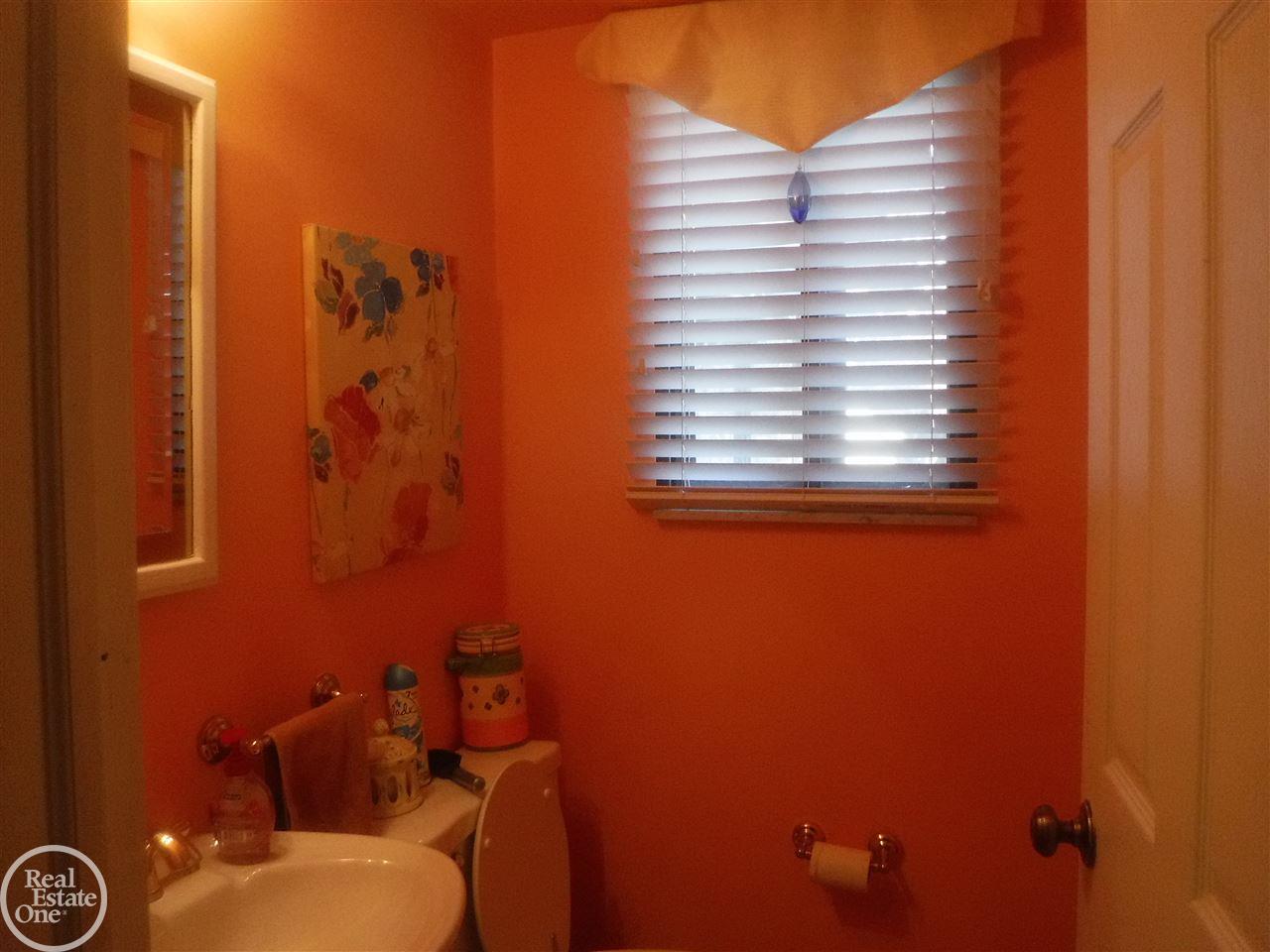 47200 Barbara Road Macomb, MI 48044 - Photo 11 of 24 1 st floor lav