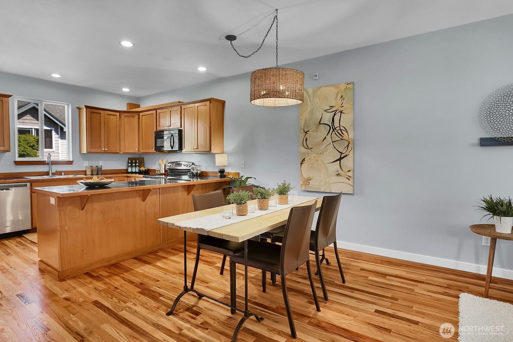 9236 Interlake Avenue North, Unit B Seattle, WA 98103 - Photo 6 of 20
