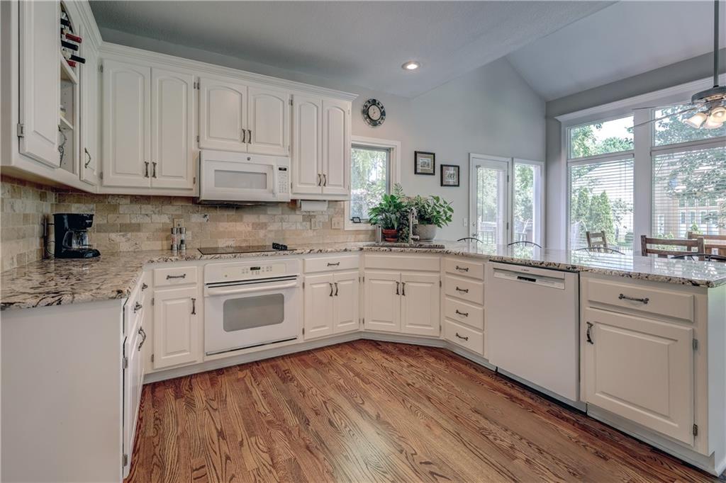 13017 Reeder Street Overland Park, KS 66213 - Photo 13 of 35