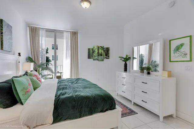 $4,200 | 255 Evernia Street, Unit 1008, West Palm Beach, FL 33401