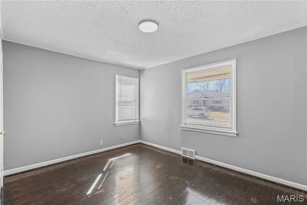 $98,000 | 7471 Sharon Drive, St. Louis, MO 63136