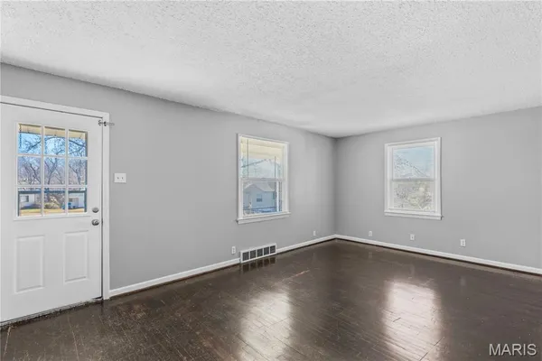 $98,000 | 7471 Sharon Drive, St. Louis, MO 63136