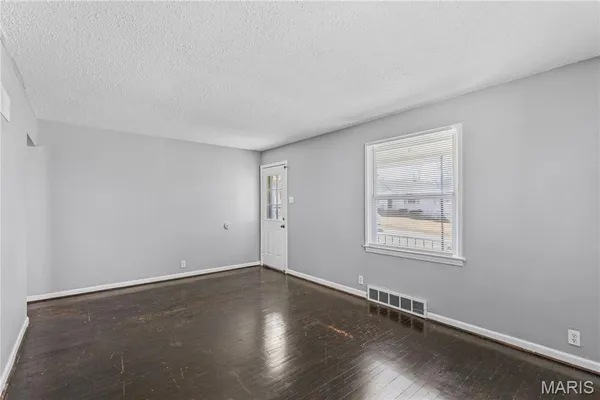 $98,000 | 7471 Sharon Drive, St. Louis, MO 63136