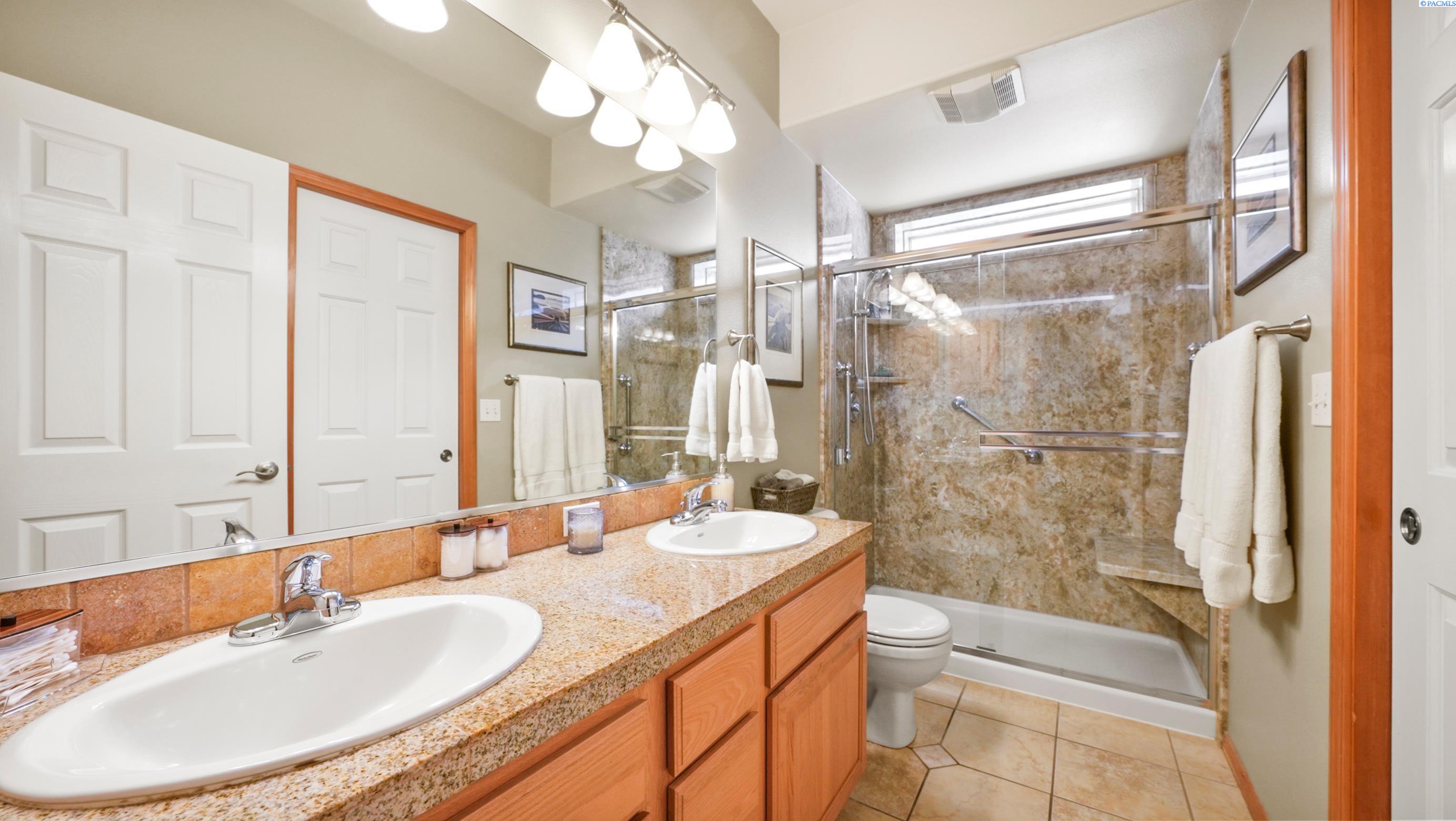 153 Keene Road, Unit 9 Richland, WA 99352 - Photo 11 of 30 Gallery Image 11