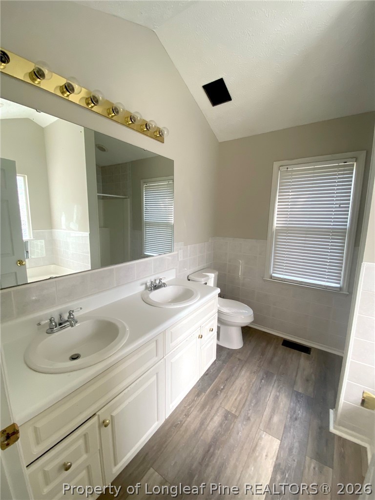 5715 Walkabout Road Hope Mills, NC 28348 - Photo 10 of 16