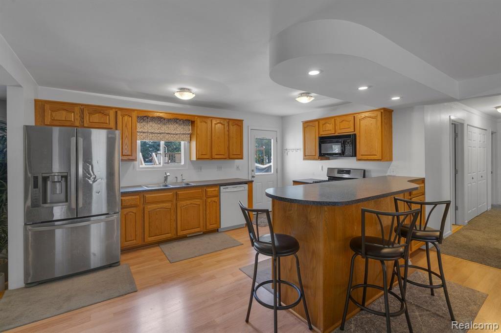 47194 Frederick Road Utica, MI 48317 - Photo 12 of 26
