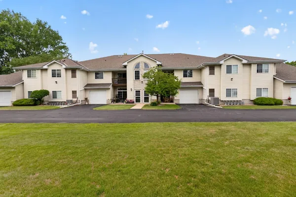 $239,000 | 6115 South Creekside Drive, Unit 3, Cudahy, WI 53110
