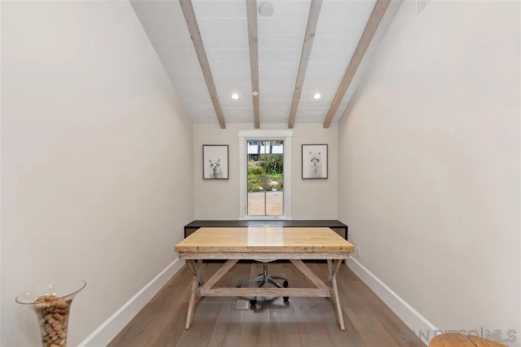 1622 Forest Way Del Mar, CA 92014 - Photo 12 of 25 a view of a room with a table and chairs