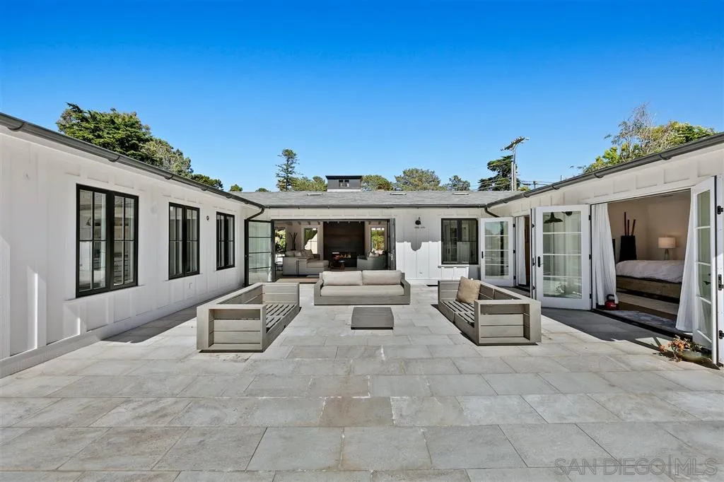 1622 Forest Way Del Mar, CA 92014 - Photo 21 of 25 a view of a house with backyard porch and sitting area