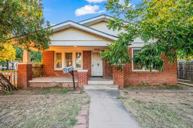 $99,900 | 2412 Avenue T, Lubbock, TX 79411