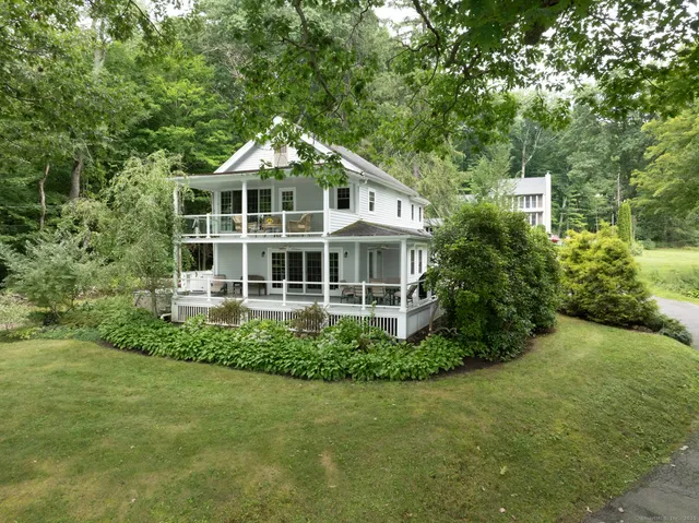 $849,900 | 119 West Wakefield Boulevard, Winchester, CT 06098