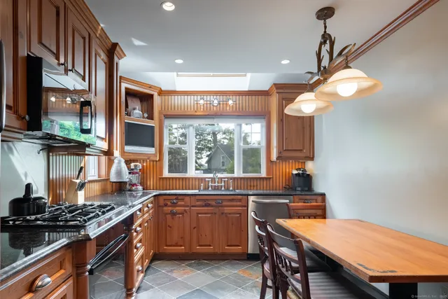 $849,900 | 119 West Wakefield Boulevard, Winchester, CT 06098