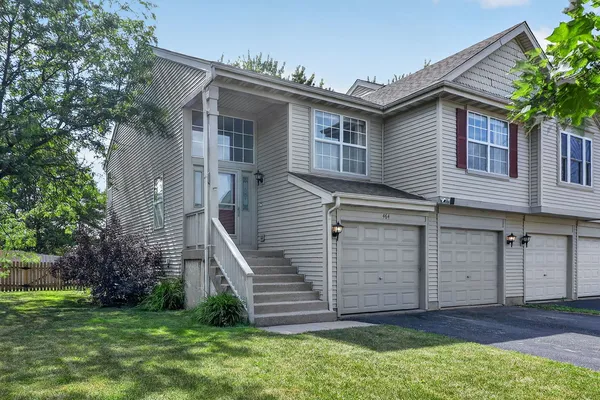 $359,900 | 464 Gloria Lane, Oswego, IL 60543