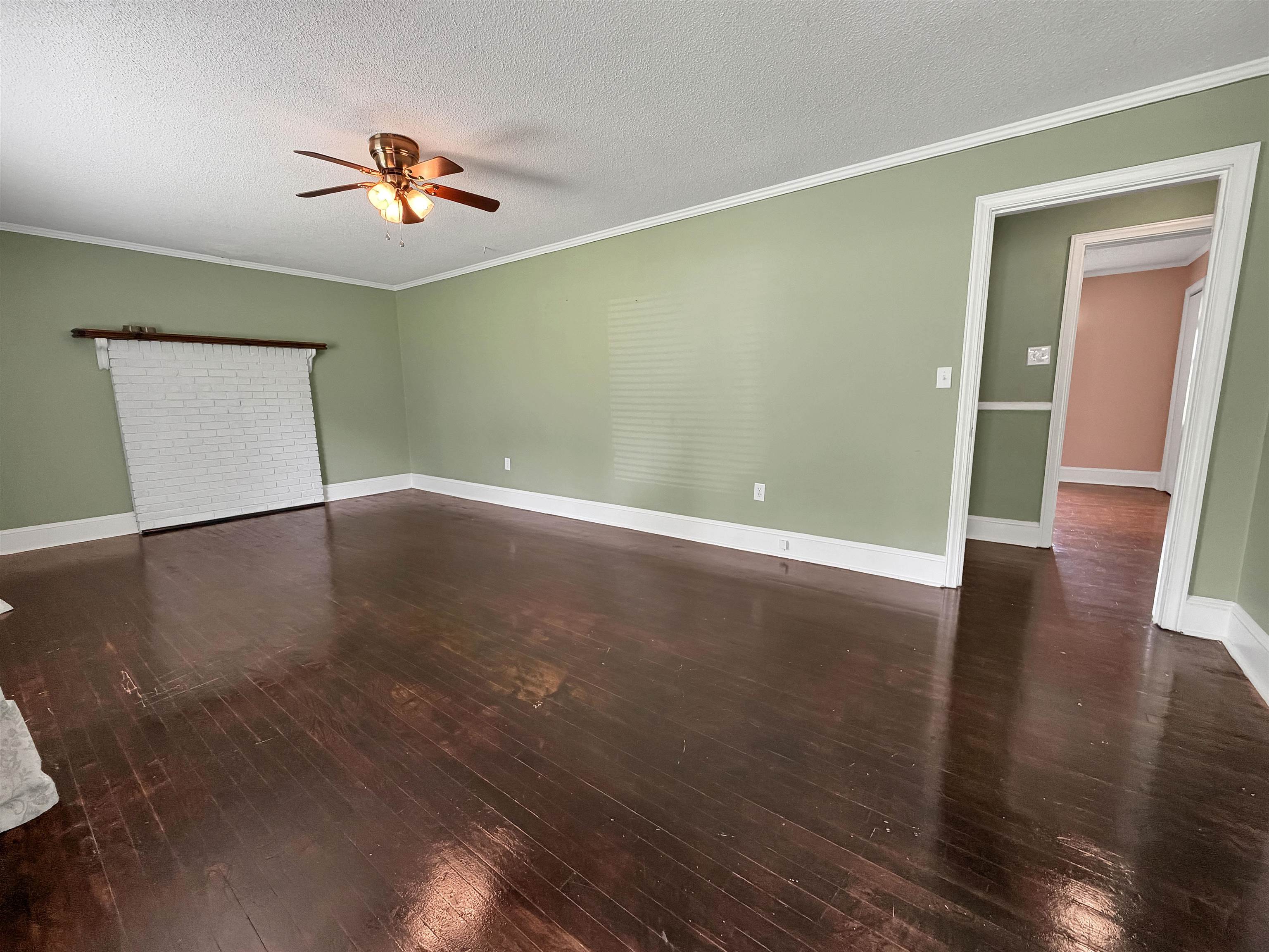 113 Pinewood Avenue Clinton, SC 29325 - Photo 3 of 14