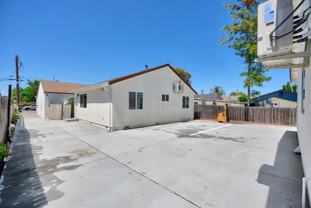 a view of house and outdoor space