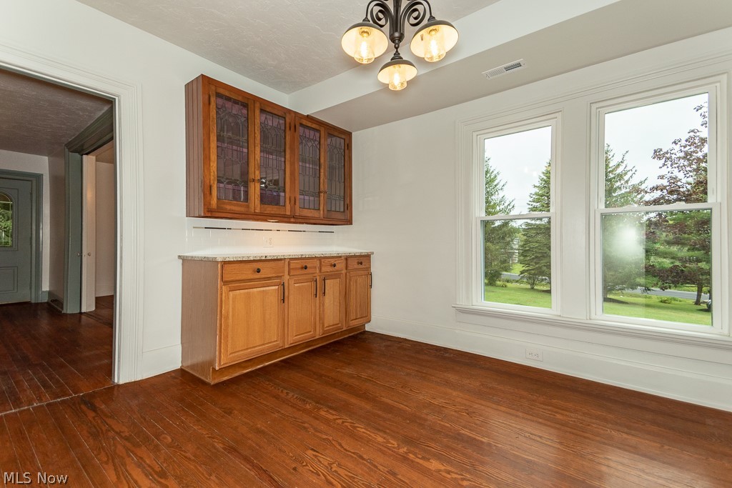 12285 Auburn Road Chardon, OH 44024 - Photo 12 of 35 Dining area off the kitchen
