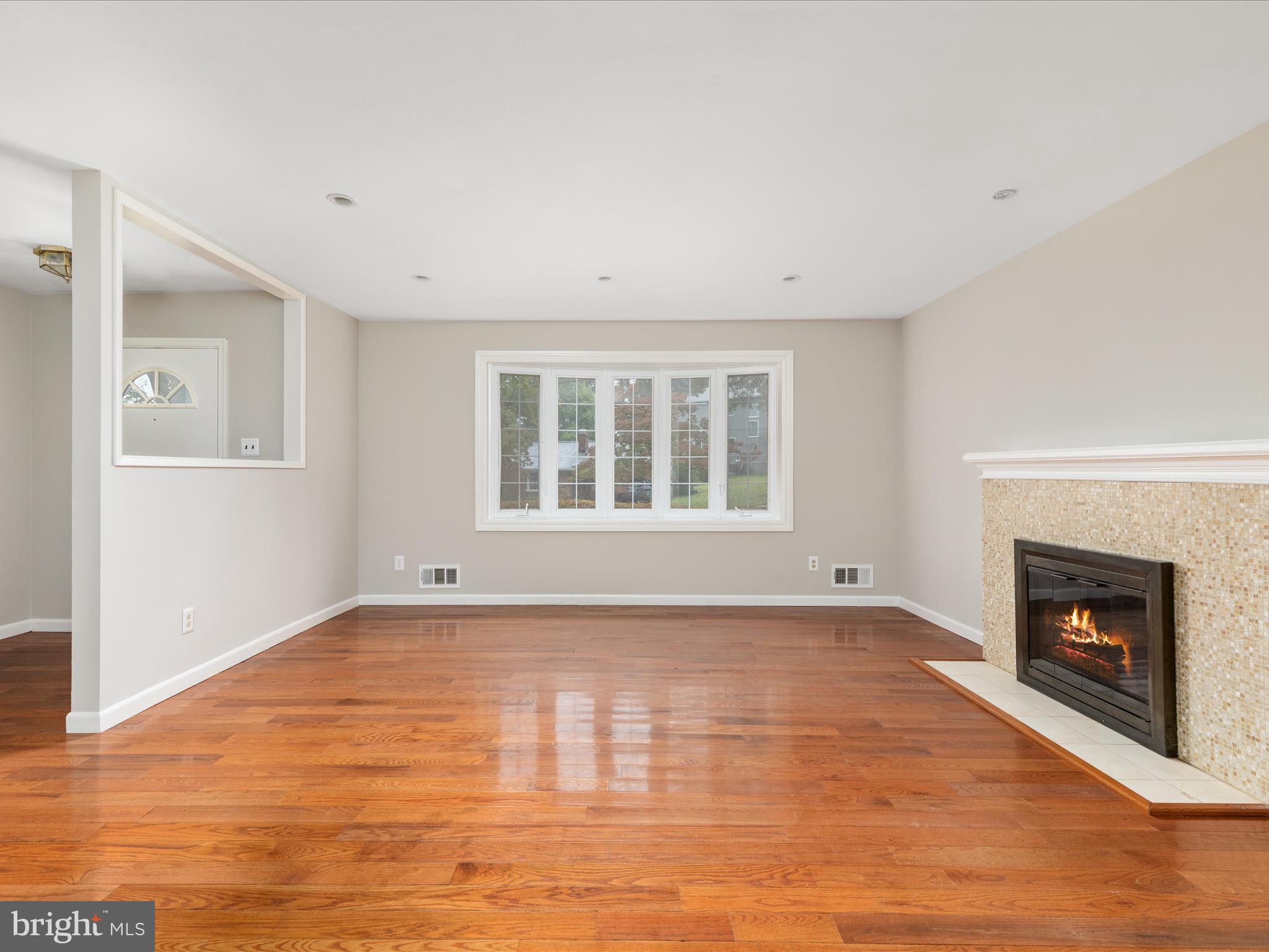 5313 Landgrave Lane Springfield, VA 22151 - Photo 5 of 58