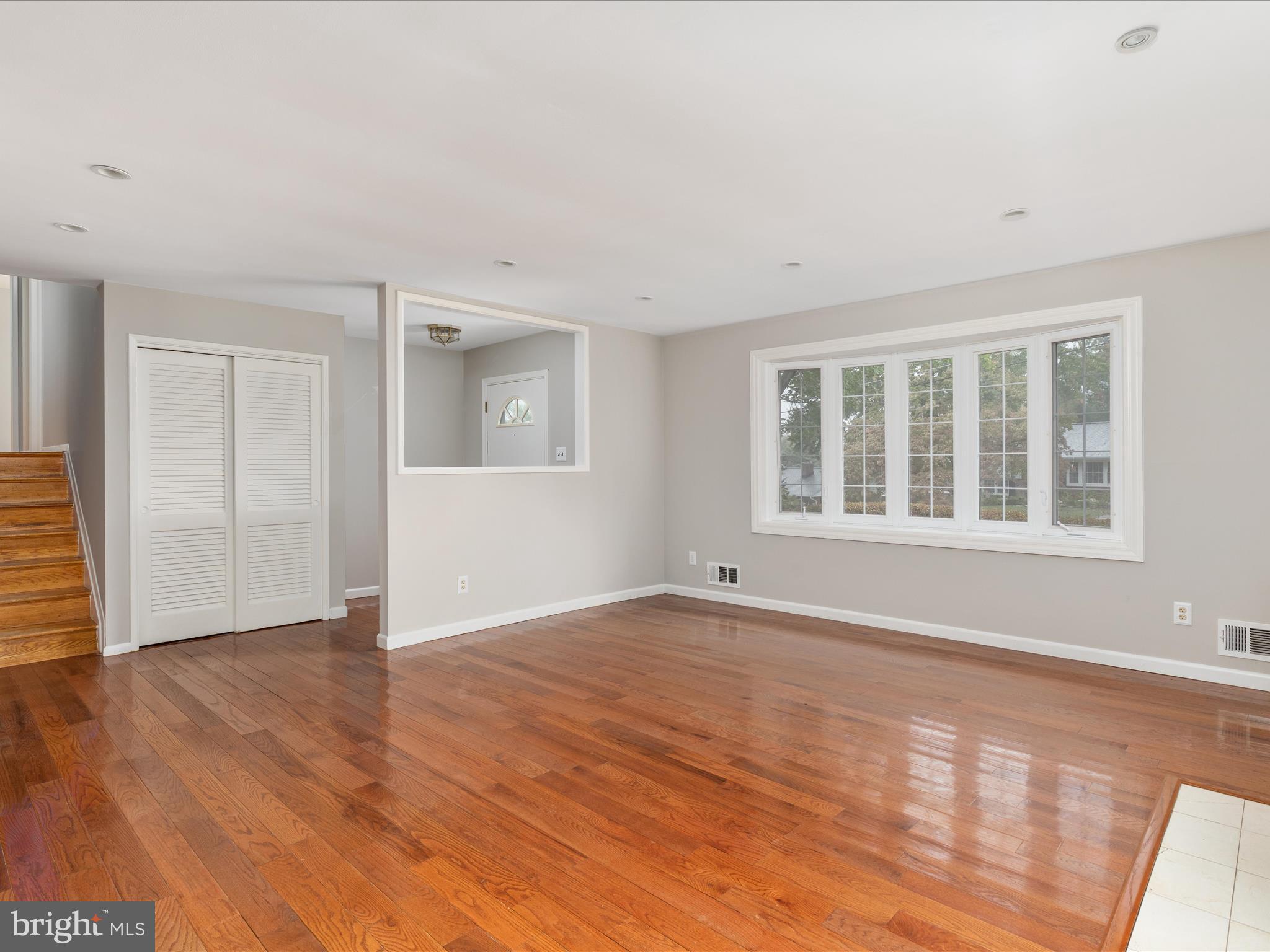 5313 Landgrave Lane Springfield, VA 22151 - Photo 7 of 58