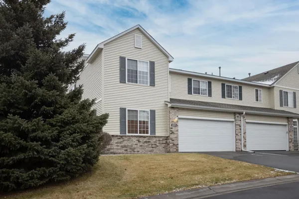 $2,195 | 18171 70th Avenue North, Maple Grove, MN 55311