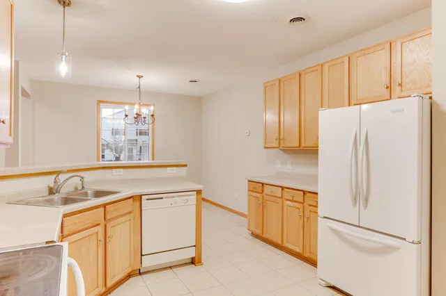 $2,195 | 18171 70th Avenue North, Maple Grove, MN 55311