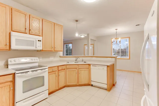 $2,195 | 18171 70th Avenue North, Maple Grove, MN 55311