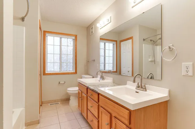 $2,195 | 18171 70th Avenue North, Maple Grove, MN 55311