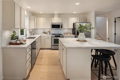 $1,398,000 | 5625 35th Avenue Southwest, Seattle, WA 98126