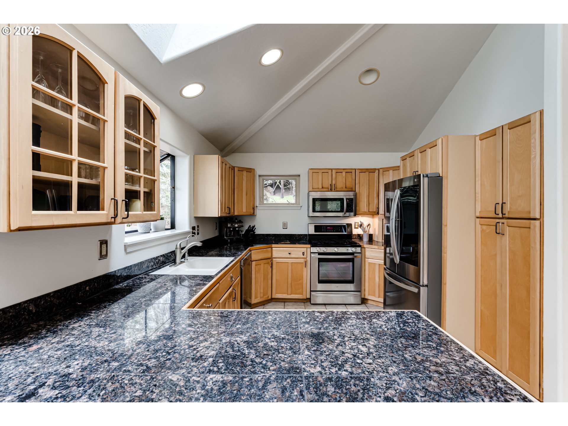 2736 Kismet Way Eugene, OR 97405 - Photo 17 of 48