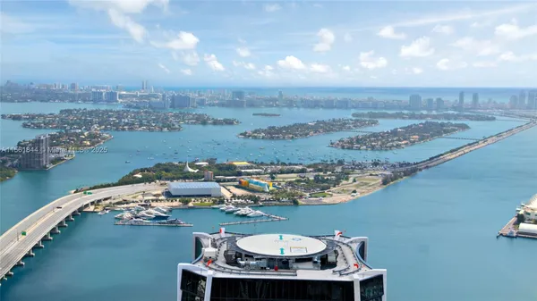 $5,900,000 | 1000 Biscayne Boulevard, Unit 1702, Miami, FL 33132