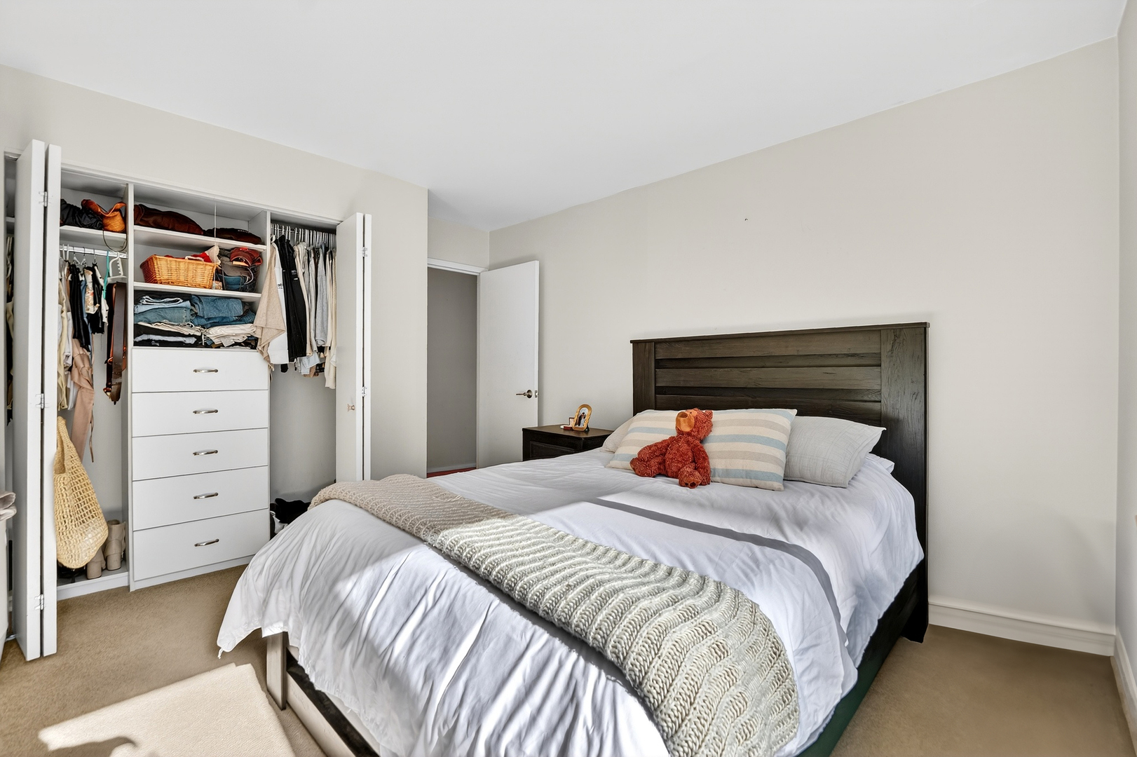 211 East Ohio Street, Unit 2514 Chicago, IL 60611 - Photo 12 of 27