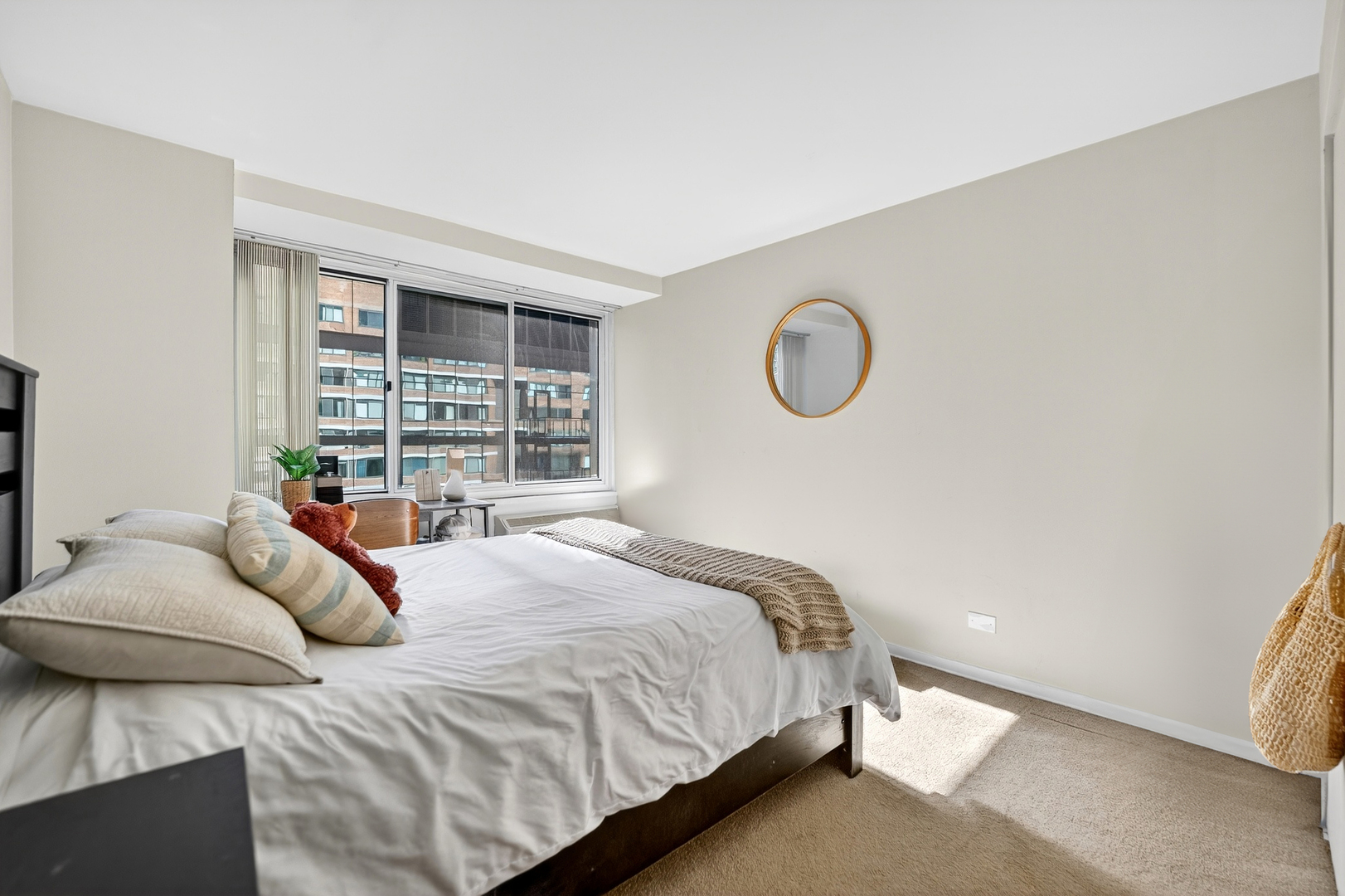 211 East Ohio Street, Unit 2514 Chicago, IL 60611 - Photo 13 of 27