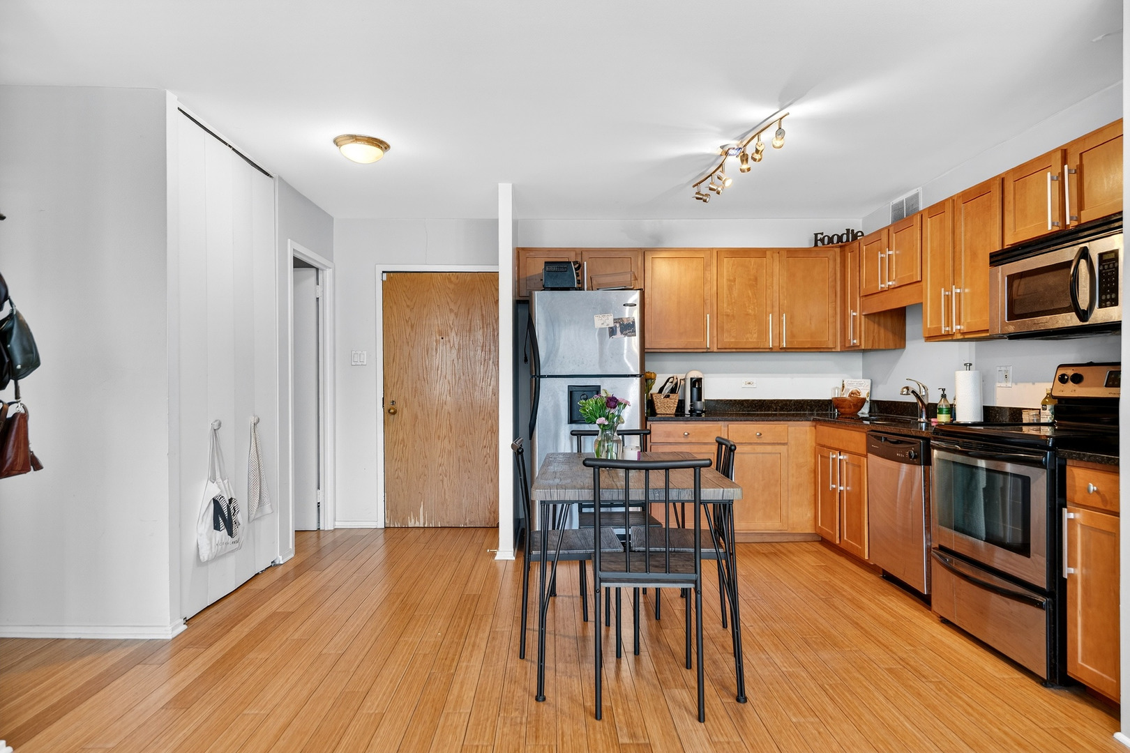 211 East Ohio Street, Unit 2514 Chicago, IL 60611 - Photo 7 of 27