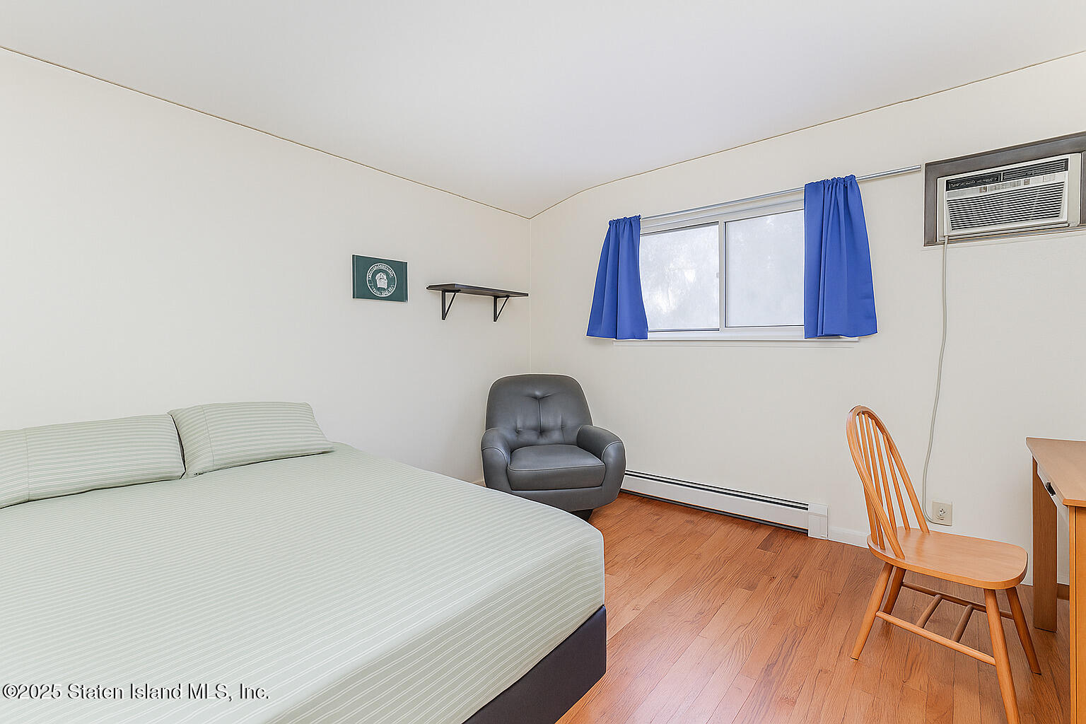 191 Lamberts Lane Staten Island, NY 10314 - Photo 18 of 32 Photo Nov 14 2025, 12 40 54 PM