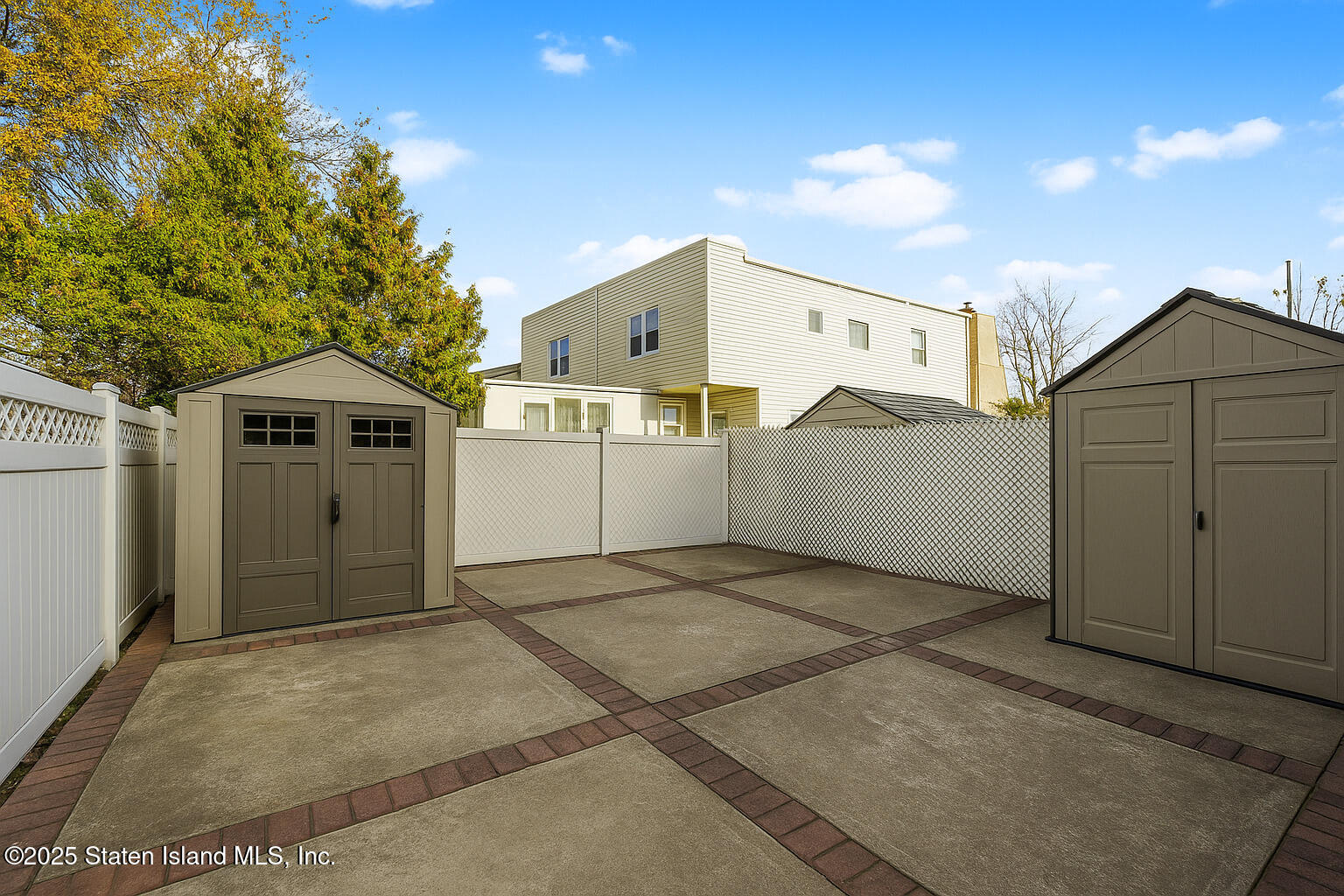 191 Lamberts Lane Staten Island, NY 10314 - Photo 32 of 32 a backyard of a house