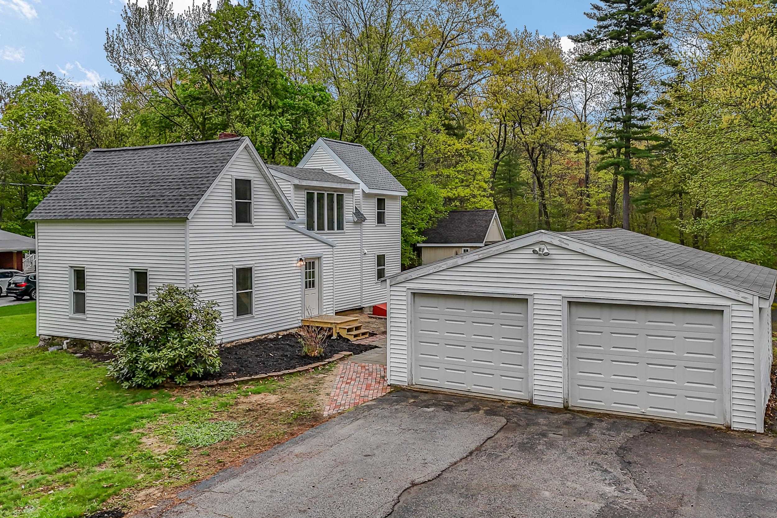 1299 Lake Shore Road Manchester, NH 03109 - Photo 3 of 35