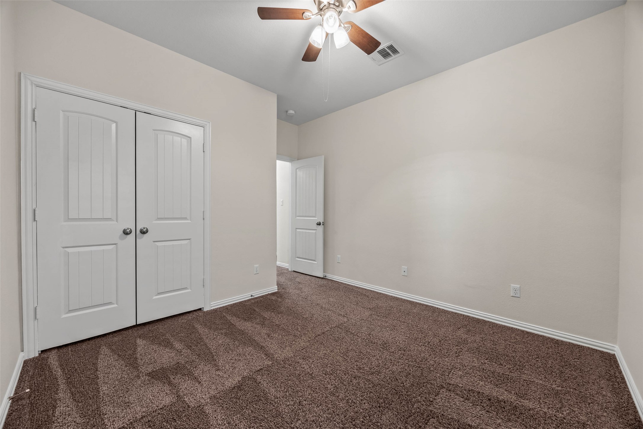 536 Rancho Verde Drive Leander, TX 78641 - Photo 22 of 37 a view of an empty room