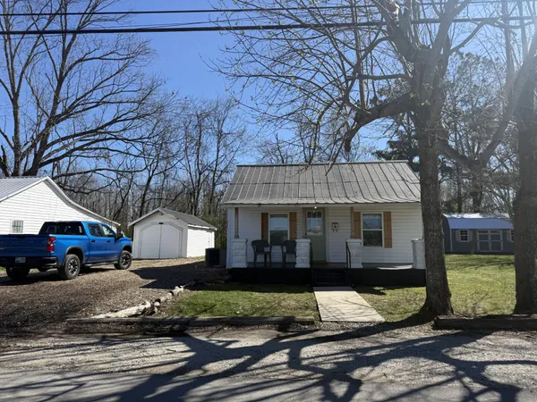 $169,000 | 219 Cedar Street, Hohenwald, TN 38462