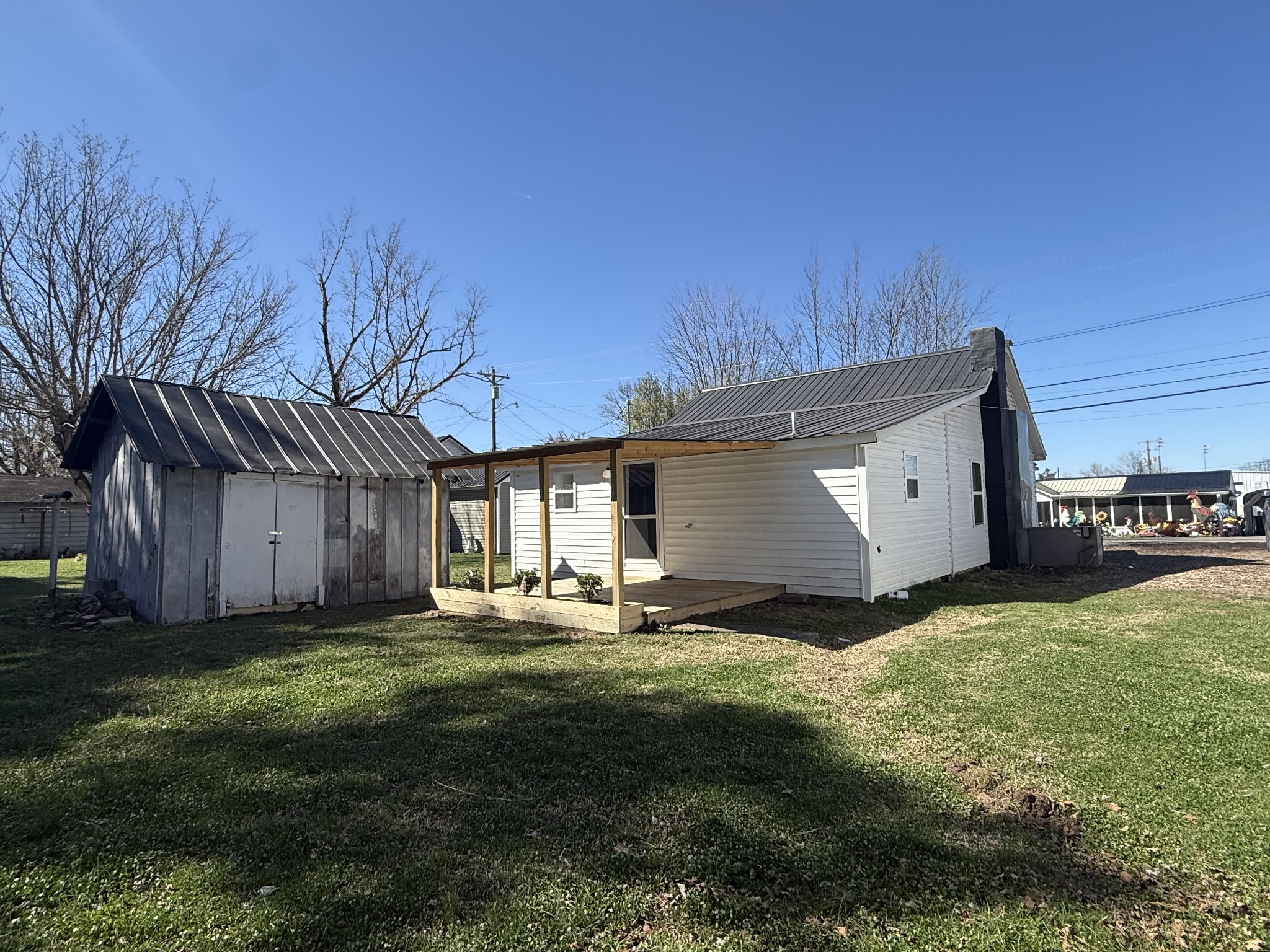 219 Cedar Street Hohenwald, TN 38462 - Photo 2 of 14
