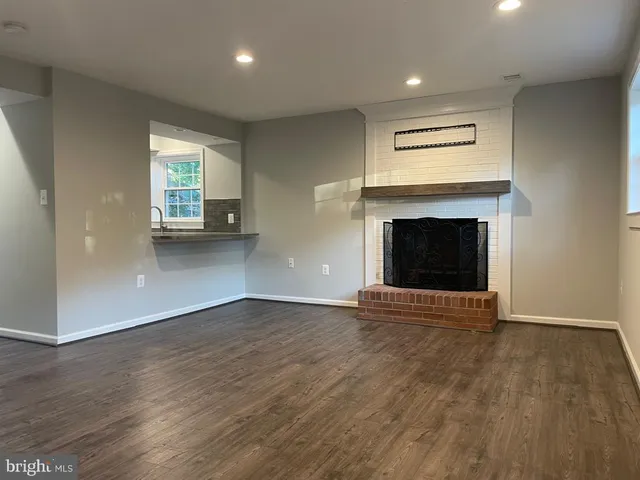 $1,950 | 8719 Jackson Avenue, Manassas, VA 20110